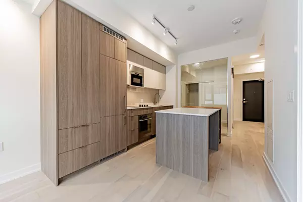 Toronto, ON M6C 0A4,840 St Clair AVE W #203