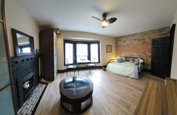 256 Woodbine AVE, Toronto E02, ON M4L 3P2