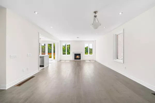 East Gwillimbury, ON L9N 0Z1,261 Seaview HTS