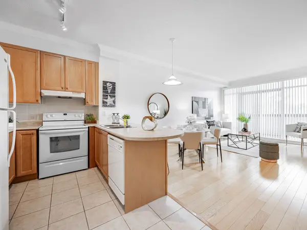 11121 Yonge ST #215, Richmond Hill, ON L4C 0S7