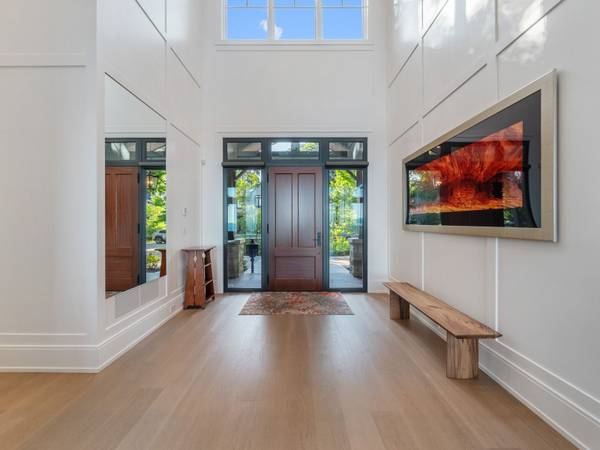 140 Secord LN, Burlington, ON L7L 2H7