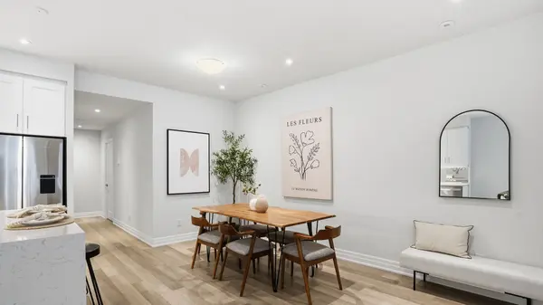 652 Cricklewood DR #201, Mississauga, ON L5G 0A5