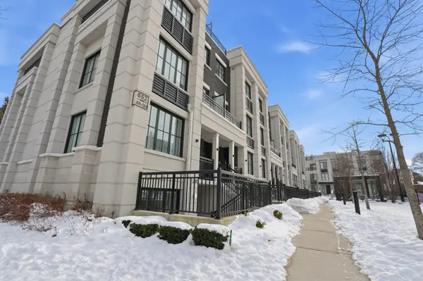 652 Cricklewood DR #201,  Mississauga,  ON L5G 0A5