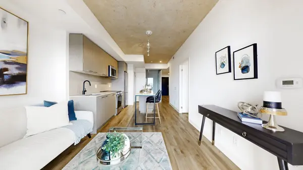 1808 St. Clair AVE W #402, Toronto W02, ON M6N 0C1