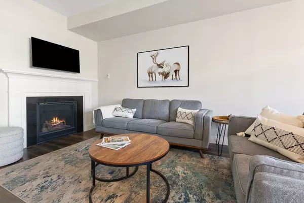 Blue Mountains, ON L9Y 5L8,126 Courtland ST