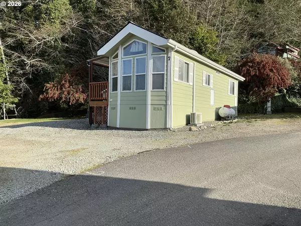 Brookings, OR 97415,15061 HIGHWAY 101 #7