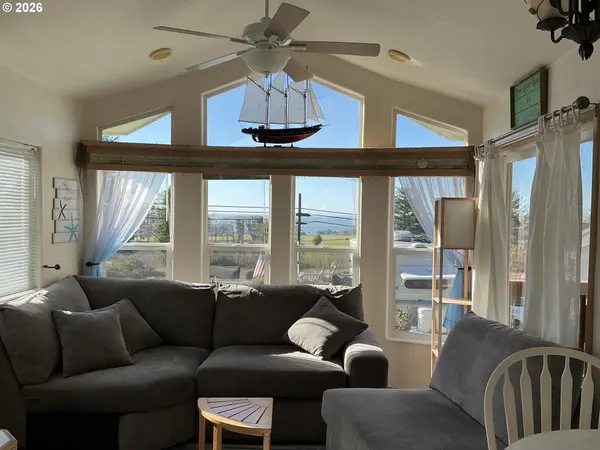 15061 HIGHWAY 101 #7, Brookings, OR 97415