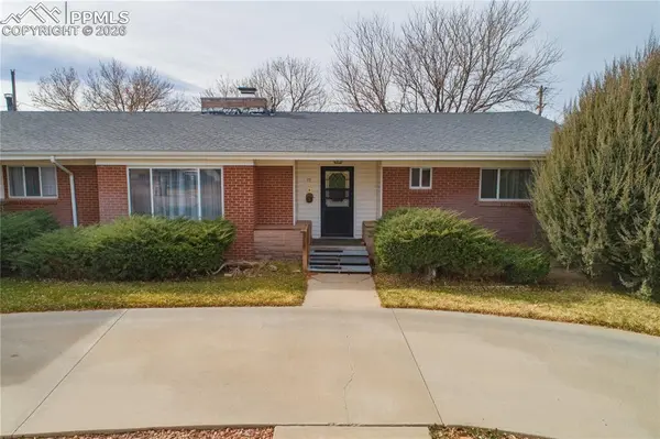 77 Circle DR, La Junta, CO 81050