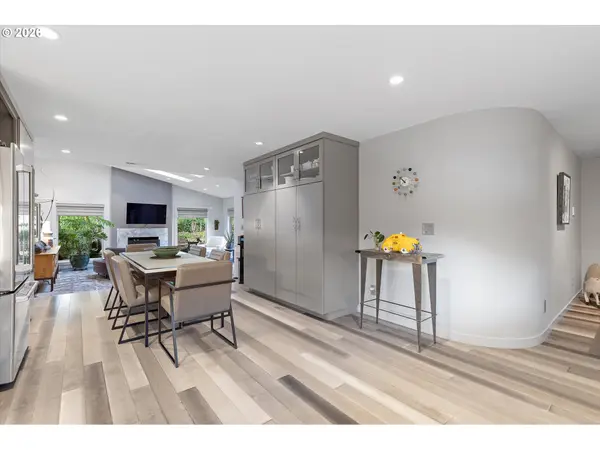 240 GREENRIDGE DR, Lake Oswego, OR 97035