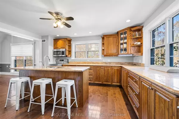 Frontenac, ON K0H 2P0,1099c Polar Bear LN