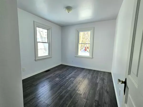 Belleville, ON K8N 3S1,181 Burnham ST