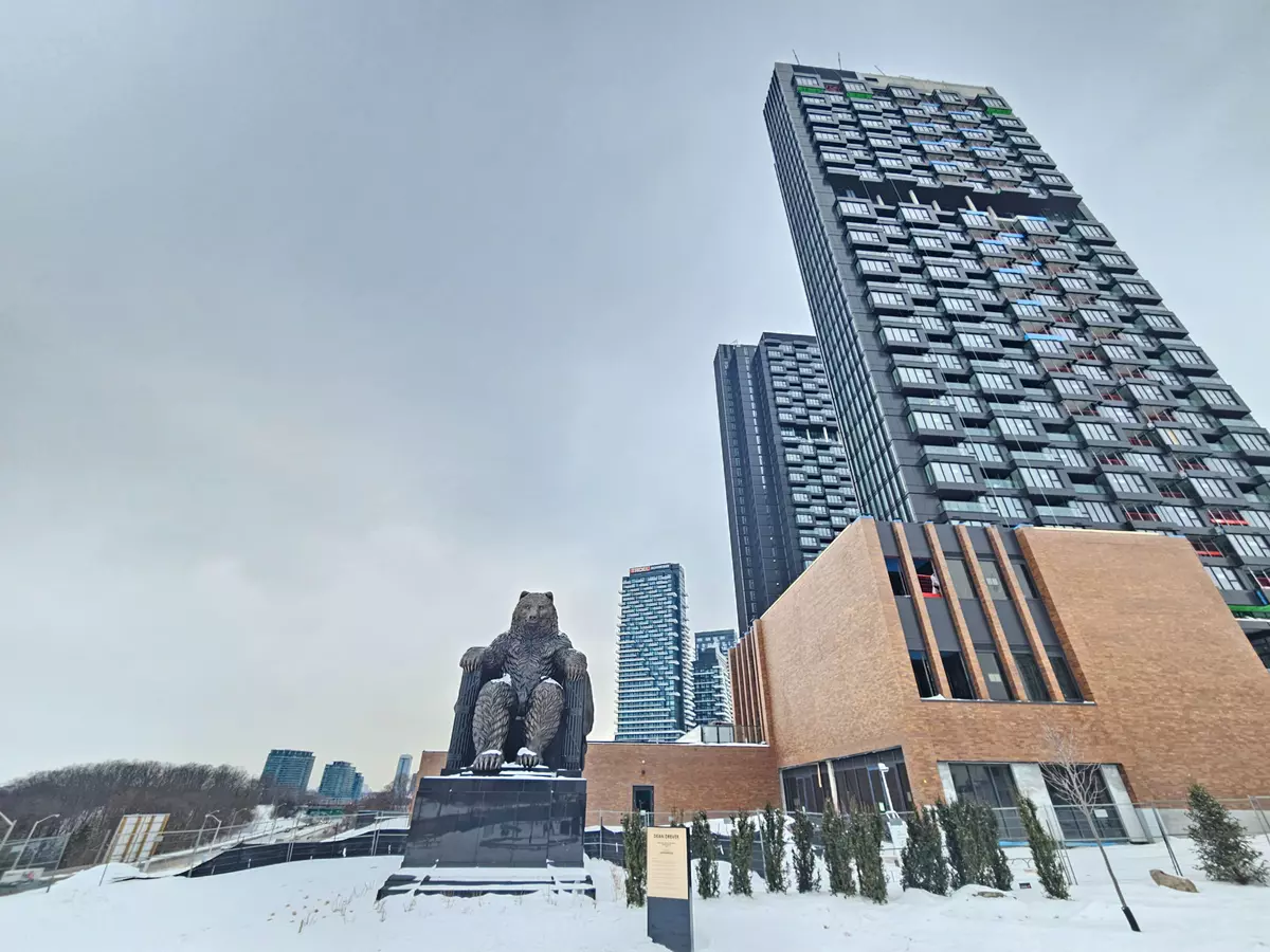 Toronto C13, ON M3C 0S4,1 Quarrington LN #917