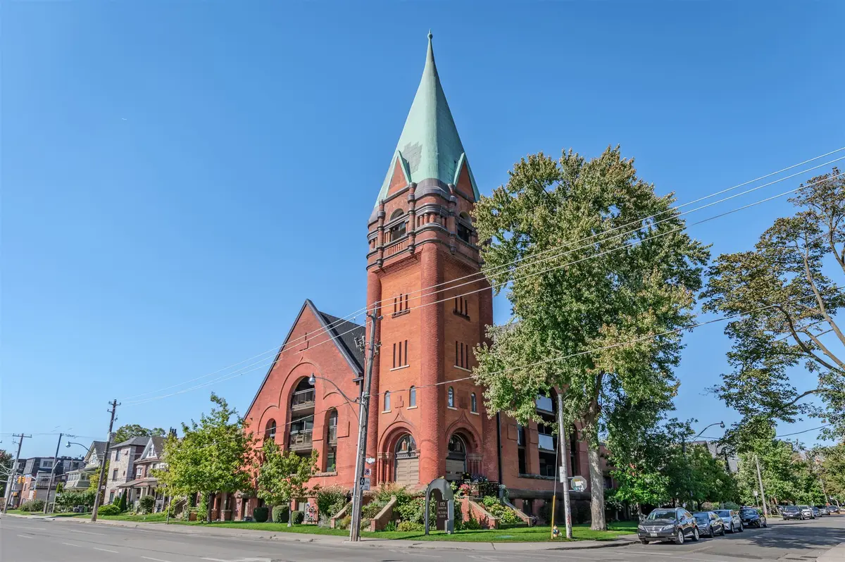 152 Annette ST #107, Toronto W02, ON M6P 1P4