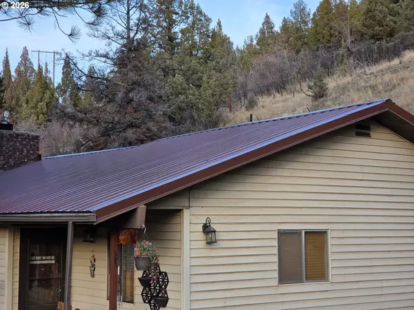 Canyon City, OR 97820,107 REBEL HILL RD