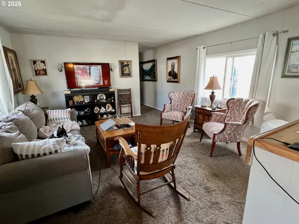 77940 HIGHWAY 99 #20, Cottage Grove, OR 97424