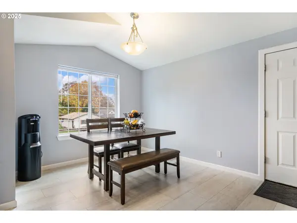 453 N 11TH ST, St Helens, OR 97051