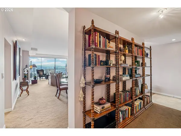 2211 SW 1ST AVE #1502, Portland, OR 97201