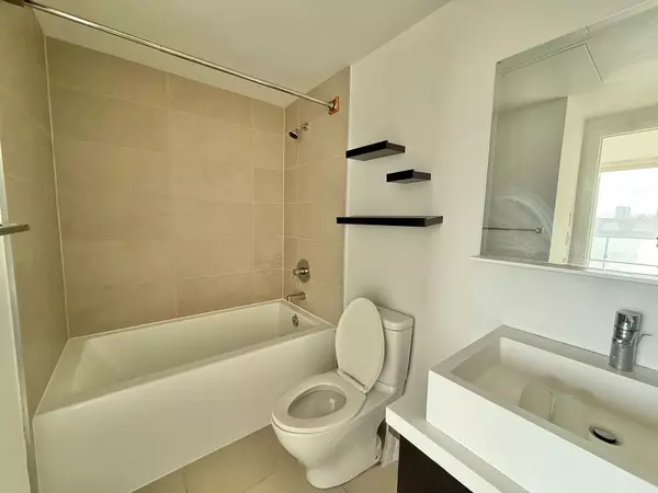 Toronto, ON M5S 0A6,65 St Mary ST #404