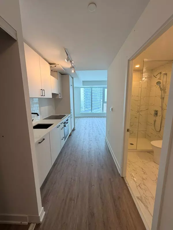 Toronto C13, ON M3C 0S4,1 Quarrington LN #1217