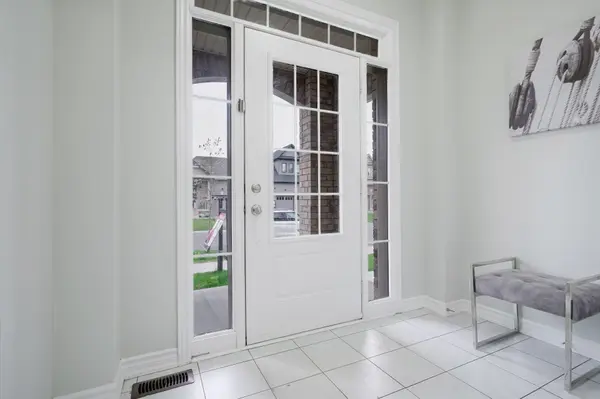 1297 Apollo ST, Oshawa, ON L1K 3E7