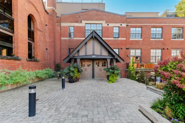 152 Annette ST #107, Toronto W02, ON M6P 1P4