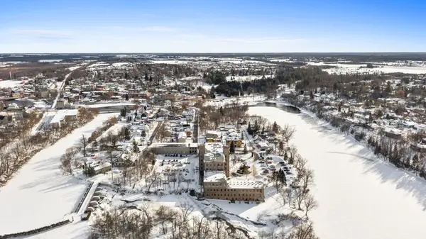 Mississippi Mills, ON K0A 1A0,1 Rosamond ST E #107