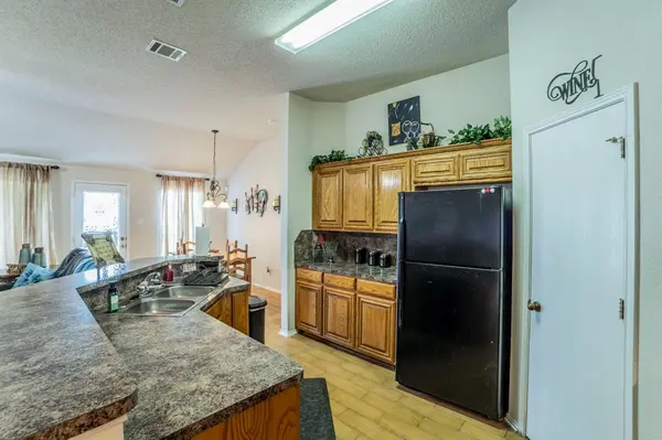 1634 Powder Horn Lane, Arlington, TX 76018