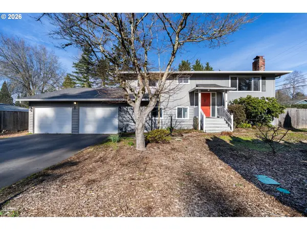 8205 SW LAUREL ST, Portland, OR 97225