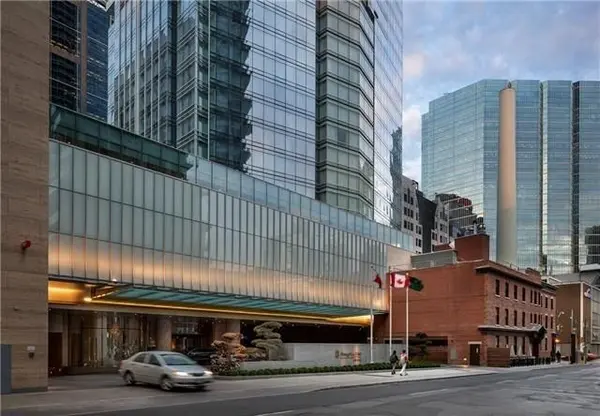 180 University AVE #5504, Toronto C01, ON M5H 0A2