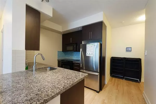 Toronto C08, ON M4Y 0A4,28 Linden ST #1408