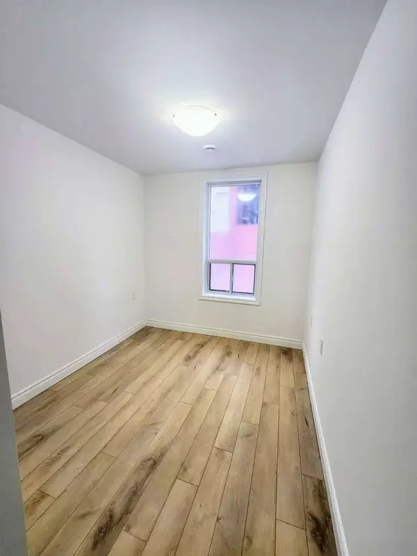 Hamilton, ON L8N 1G2,71 Main ST E #2A