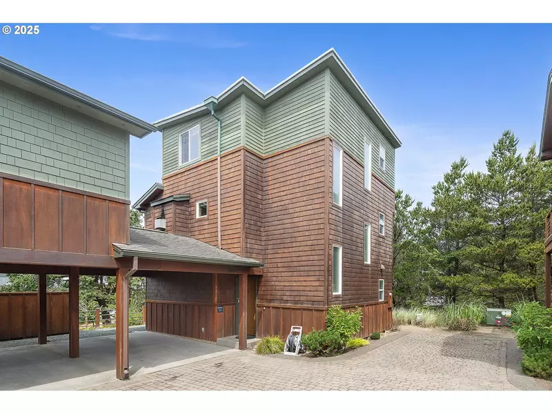 8916 Pelican LN #4, Manzanita, OR 97130