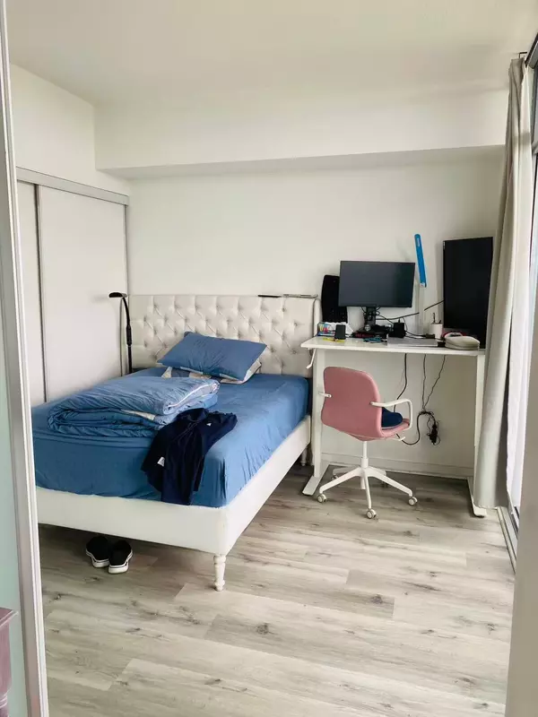 Toronto W01, ON M6S 5B5,105 The Queensway WAY #3105