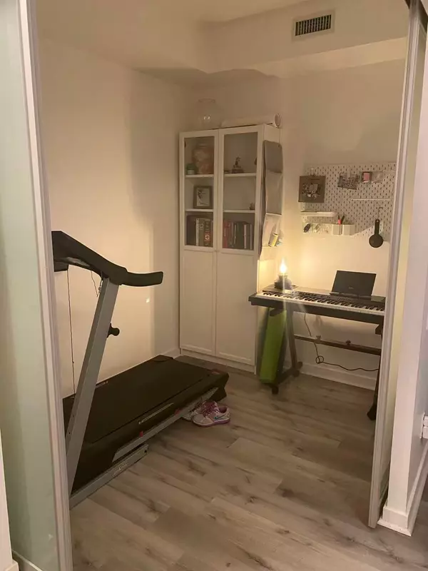 Toronto W01, ON M6S 5B5,105 The Queensway WAY #3105