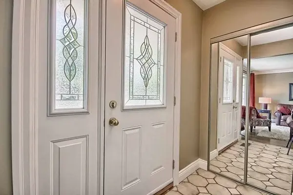 Aurora, ON L4G 2W2,28 Collins CRES