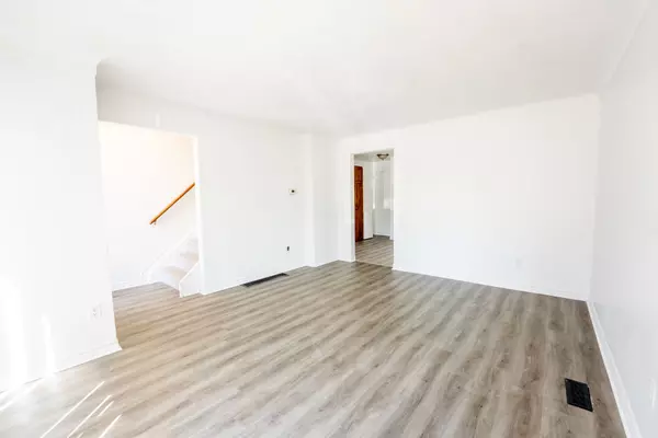 Brockville, ON K6V 5E7,231 Perth ST