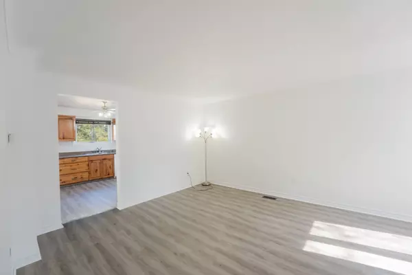 Brockville, ON K6V 5E7,231 Perth ST