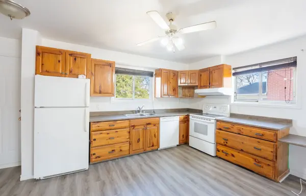 Brockville, ON K6V 5E7,231 Perth ST