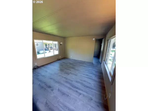 Dorena, OR 97434,37635 ROW RIVER RD #12