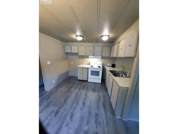 37635 ROW RIVER RD #12, Dorena, OR 97434