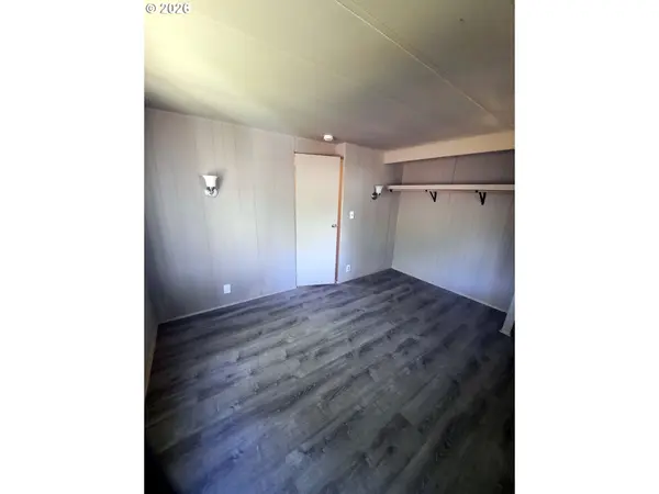 37635 ROW RIVER RD #12, Dorena, OR 97434