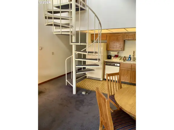 94304 WEDDERBURN LOOP #429, Gold Beach, OR 97444