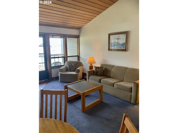 94304 WEDDERBURN LOOP #429, Gold Beach, OR 97444