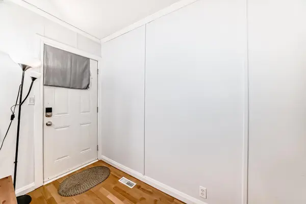 460 3 ST, Drumheller, AB T0J 0Y4