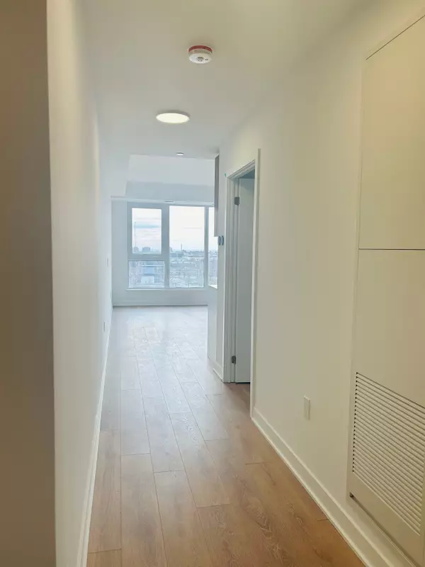 Toronto W08, ON M8Z 6C7,1037 The Queensway N/A #405