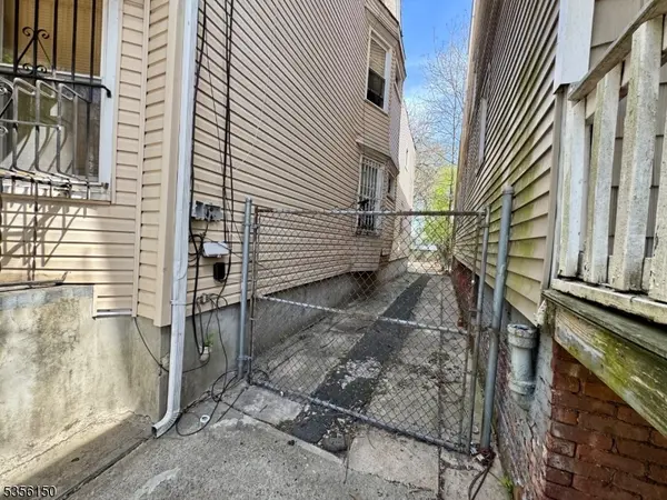 102-104 South 7th Street, Newark City, NJ 07107