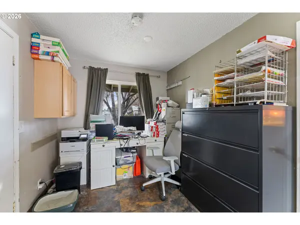 1117 SW GREENWOOD AVE, Grants Pass, OR 97526