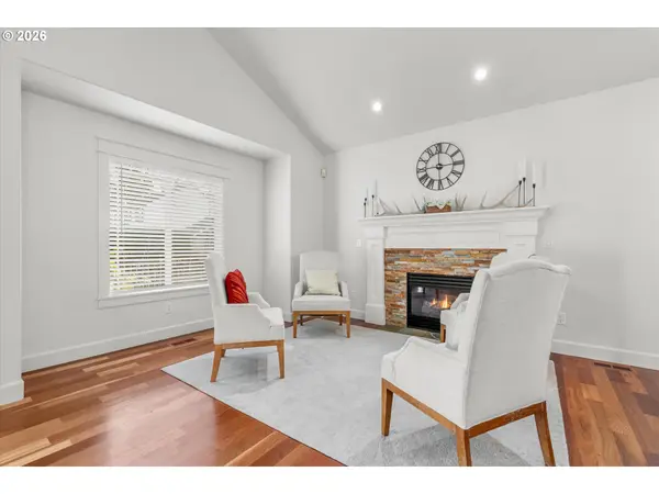 11989 SE EAGLE DR, Clackamas, OR 97015