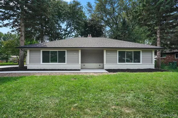 8820 Russell ST, Shelby Twp, MI 48317