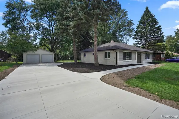 8820 Russell ST, Shelby Twp, MI 48317